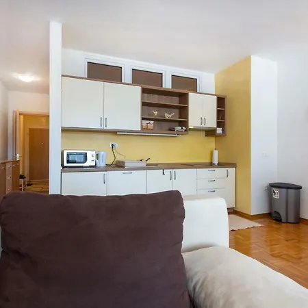 Apartma Luna Apartment *