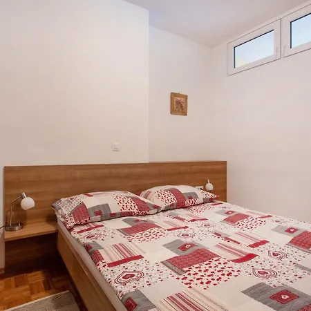 Apartma Luna דירה *