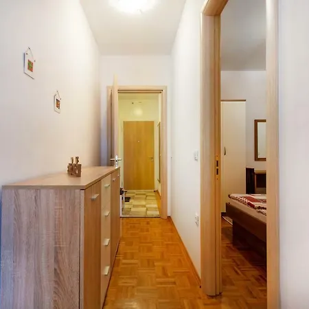Apartma Luna *